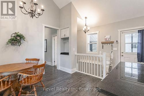 31 Givins Street, Woodstock (Woodstock - North), ON - Indoor Photo Showing Dining Room