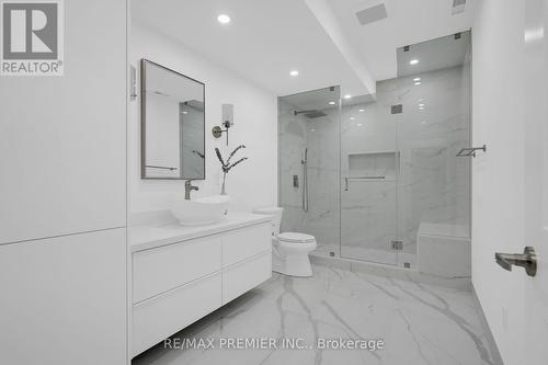 15 Peter Glass Road, King, ON - Indoor Photo Showing Bathroom