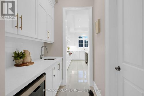 15 Peter Glass Road, King, ON - Indoor Photo Showing Kitchen