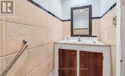 561 Gould Street, South Bruce Peninsula, ON - Indoor Photo Showing Bathroom