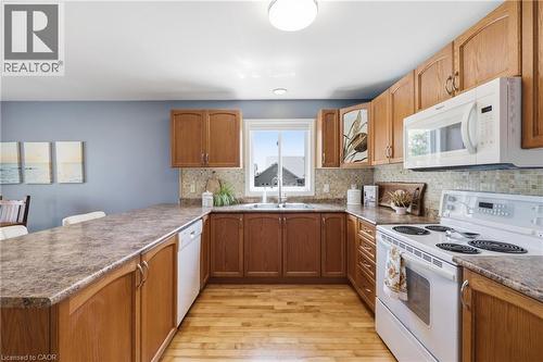 33 Jane Street, Smithville, ON - Indoor Photo Showing Kitchen With Double Sink