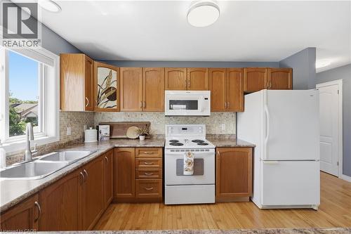 33 Jane Street, Smithville, ON - Indoor Photo Showing Kitchen With Double Sink