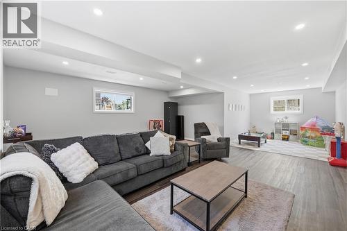 33 Jane Street, Smithville, ON - Indoor Photo Showing Living Room