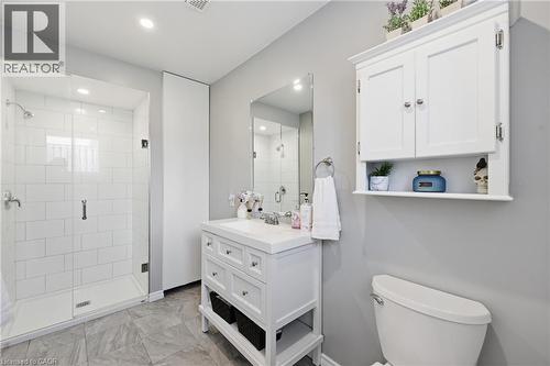 33 Jane Street, Smithville, ON - Indoor Photo Showing Bathroom