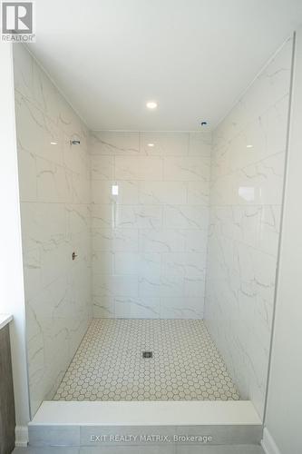 14 Glenco Road, South Stormont, ON - Indoor Photo Showing Bathroom