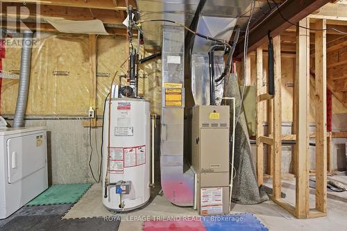 Water heater and furnace - 1942 Bloom Crescent, London North (North C), ON - Indoor Photo Showing Basement