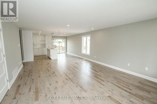 22 Glenco Road, South Stormont, ON - Indoor Photo Showing Other Room