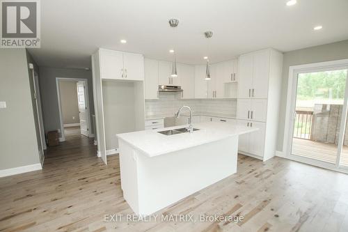 22 Glenco Road, South Stormont, ON - Indoor Photo Showing Kitchen With Double Sink With Upgraded Kitchen