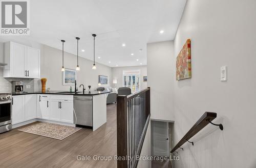 9.5 South Court Street, Norwich (Norwich Town), ON - Indoor Photo Showing Kitchen With Stainless Steel Kitchen With Upgraded Kitchen