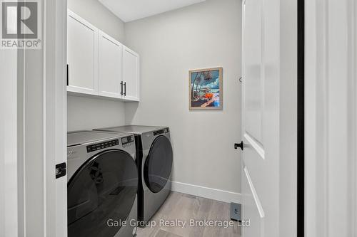 9.5 South Court Street, Norwich (Norwich Town), ON - Indoor Photo Showing Laundry Room