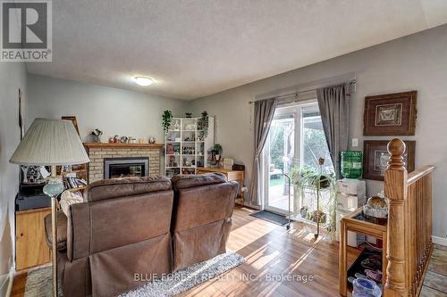 5 Bonaparte Lane, London East (East I), ON - Indoor With Fireplace