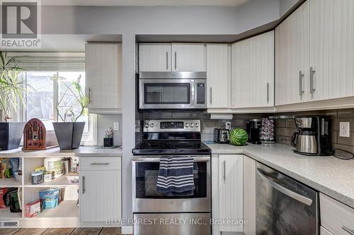5 Bonaparte Lane, London East (East I), ON - Indoor Photo Showing Kitchen