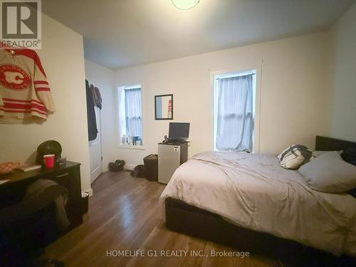 286 Hunter Street W, Hamilton, ON - Indoor Photo Showing Bedroom