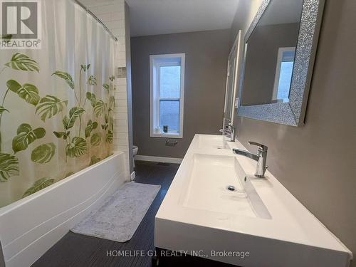286 Hunter Street W, Hamilton, ON - Indoor Photo Showing Bathroom