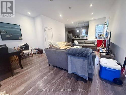 286 Hunter Street W, Hamilton, ON - Indoor Photo Showing Living Room