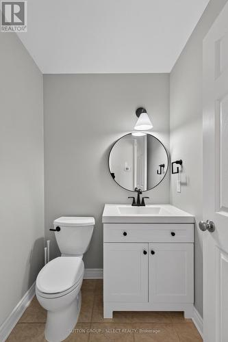 MAIN FLOOR 2PC - 2021 Lumb Court, London North (North R), ON - Indoor Photo Showing Bathroom