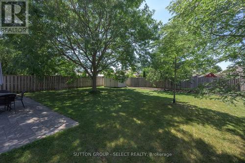 PRIVACY! - 2021 Lumb Court, London North (North R), ON - Outdoor