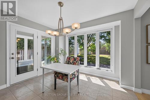 EAT-IN AREA LEADING OUT TO PATIO - 2021 Lumb Court, London North (North R), ON - Indoor