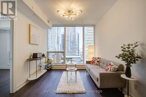 1605 - 15 Mercer Street, Toronto, ON - Indoor Photo Showing Living Room