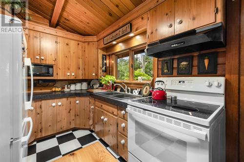 1209 Rte 6, Corran Ban, PE - Indoor Photo Showing Kitchen With Double Sink