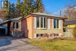 MAIN 331 ELMWOOD AVENUE Richmond Hill, ON L4C 1L7