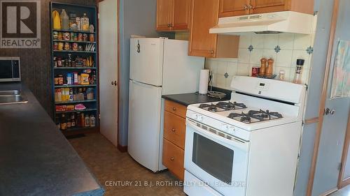 2293 Victoria Street, Innisfil, ON - Indoor Photo Showing Kitchen