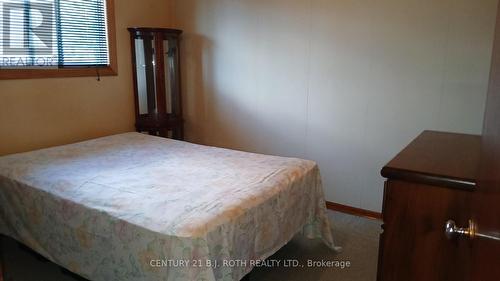 2293 Victoria Street, Innisfil, ON - Indoor Photo Showing Bedroom