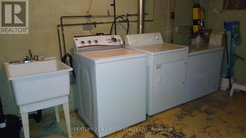 2293 Victoria Street, Innisfil, ON - Indoor Photo Showing Laundry Room