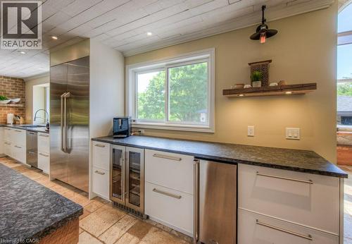 8466 Sideroad 30, Rockwood, ON - Indoor Photo Showing Kitchen