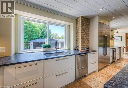8466 Sideroad 30, Rockwood, ON - Indoor Photo Showing Kitchen