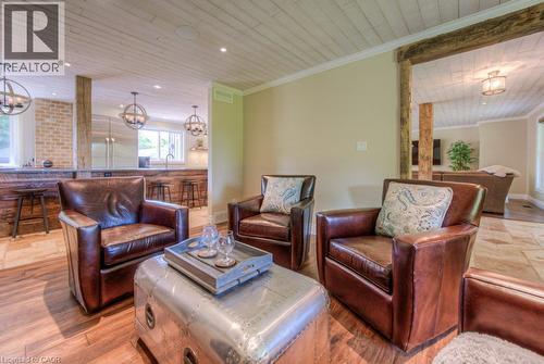 8466 Sideroad 30, Rockwood, ON - Indoor Photo Showing Living Room