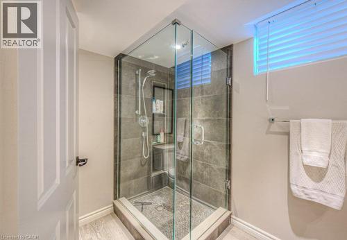 8466 Sideroad 30, Rockwood, ON - Indoor Photo Showing Bathroom