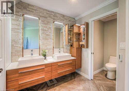 8466 Sideroad 30, Rockwood, ON - Indoor Photo Showing Bathroom