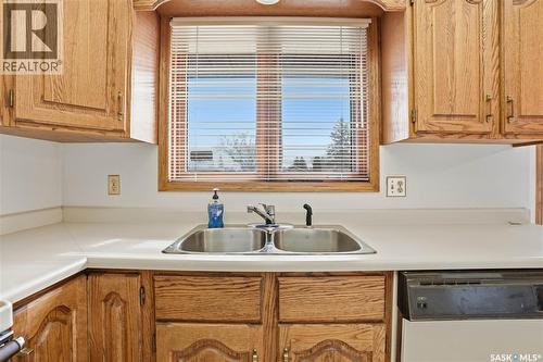 238 S Avenue N, Saskatoon, SK - Indoor Photo Showing Kitchen With Double Sink
