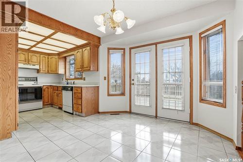 238 S Avenue N, Saskatoon, SK - Indoor