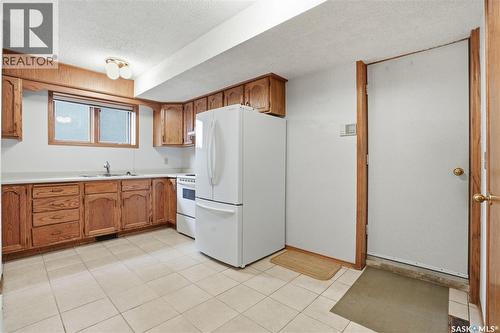 238 S Avenue N, Saskatoon, SK - Indoor Photo Showing Kitchen