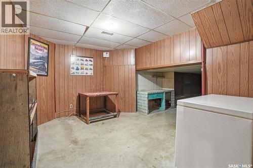 238 S Avenue N, Saskatoon, SK - Indoor