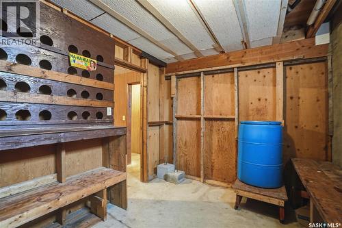 238 S Avenue N, Saskatoon, SK - Indoor