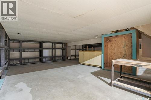 238 S Avenue N, Saskatoon, SK - Indoor Photo Showing Garage