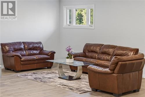 5381 Desmarais, Sudbury, ON - Indoor Photo Showing Living Room