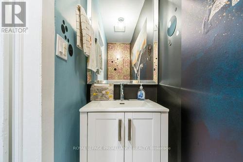 5 - 233 John Street, Belleville (Belleville Ward), ON - Indoor Photo Showing Bathroom