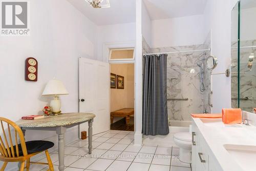 5 - 233 John Street, Belleville (Belleville Ward), ON - Indoor Photo Showing Bathroom