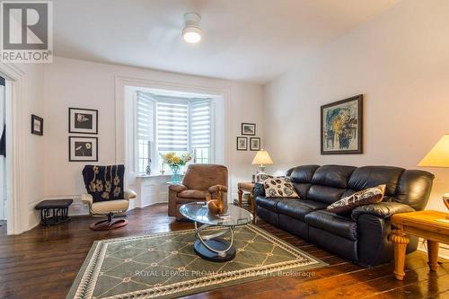 5 - 233 John Street, Belleville (Belleville Ward), ON - Indoor Photo Showing Living Room