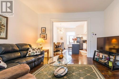 5 - 233 John Street, Belleville (Belleville Ward), ON - Indoor Photo Showing Living Room