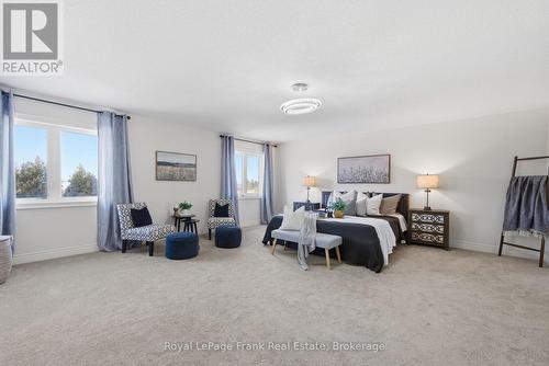 60 Hennessey Crescent, Kawartha Lakes (Lindsay), ON - Indoor Photo Showing Bedroom