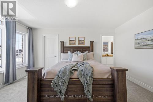 60 Hennessey Crescent, Kawartha Lakes (Lindsay), ON - Indoor Photo Showing Bedroom