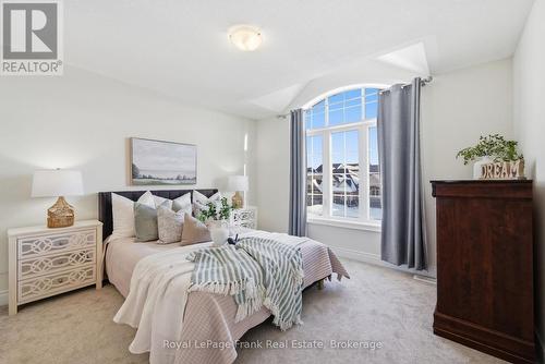 60 Hennessey Crescent, Kawartha Lakes (Lindsay), ON - Indoor Photo Showing Bedroom