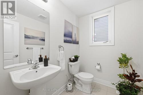60 Hennessey Crescent, Kawartha Lakes (Lindsay), ON - Indoor Photo Showing Bathroom