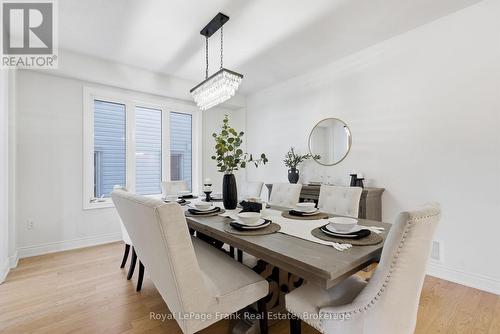 60 Hennessey Crescent, Kawartha Lakes (Lindsay), ON - Indoor Photo Showing Dining Room