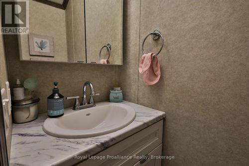 127 - 1024 County Road 12, Prince Edward County (Hallowell Ward), ON - Indoor Photo Showing Bathroom